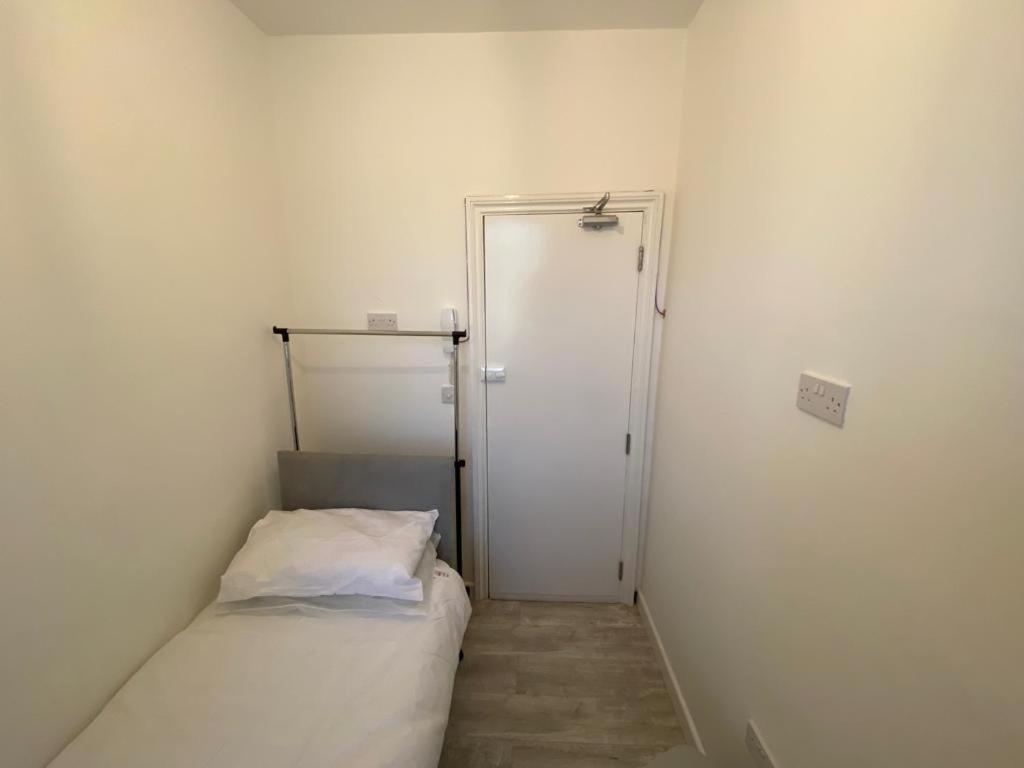 Small Single Room Walking Distance To Hove Station Exterior photo